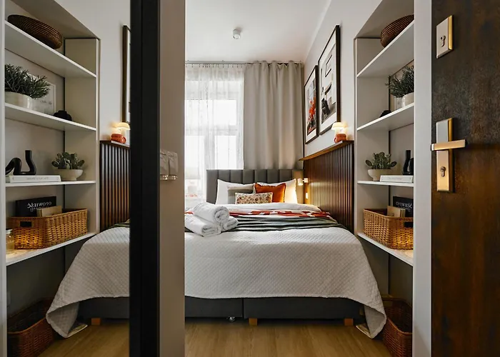 UR4N Apartment - Konarskiego